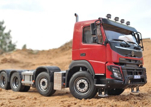 Heavy 8x4 chassis (tandem, dual steering axles)