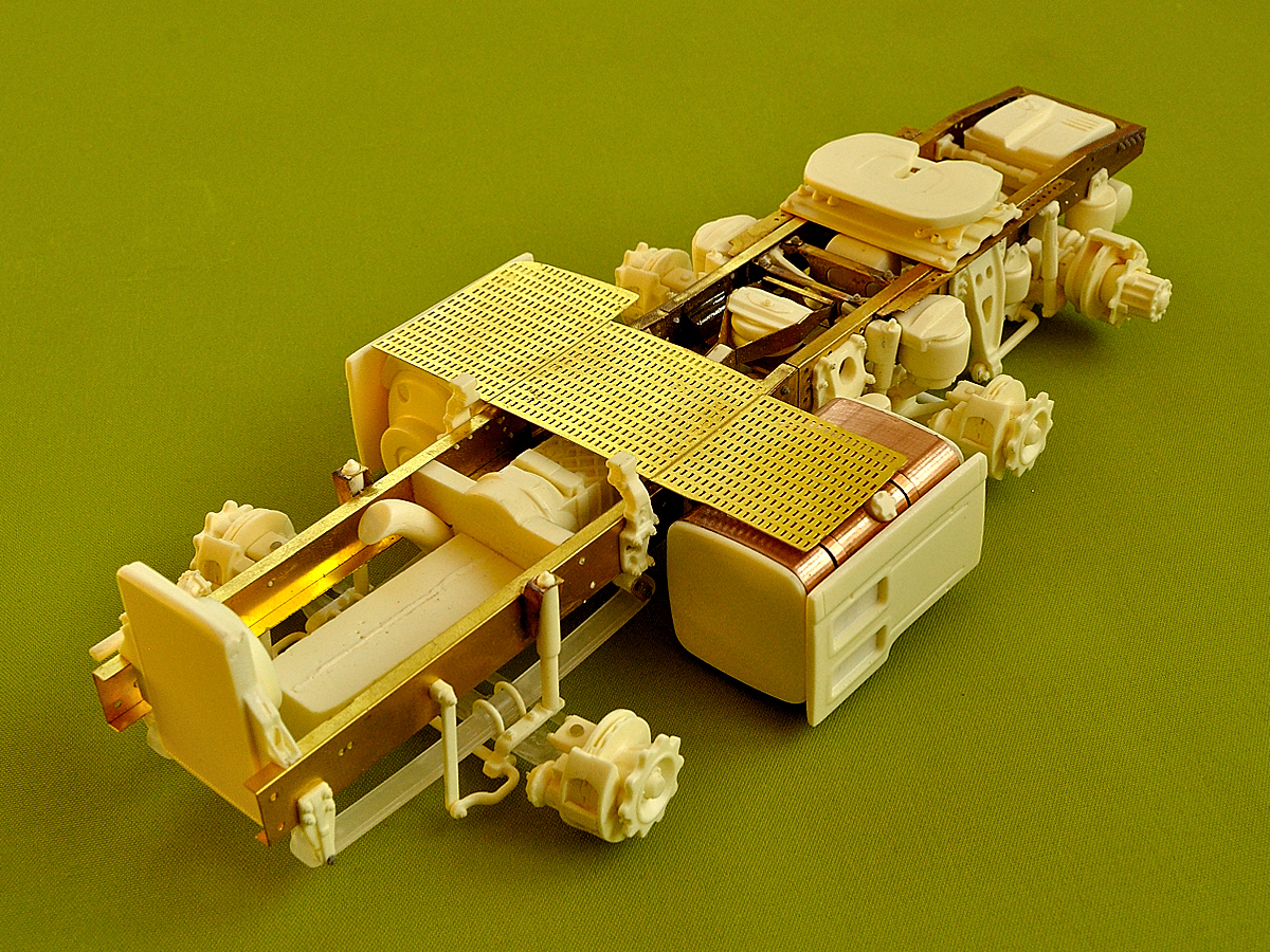 Pusher chassis for Dutch truck CF (Euro 6)