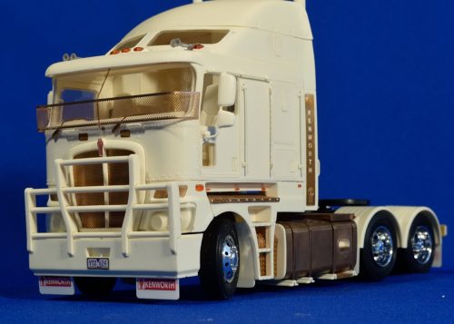 Aussie K200 truck. Resin kit, 1/24