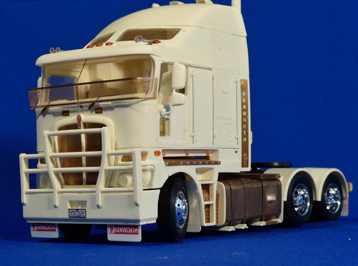Aussie K200 truck. Resin kit, 1/24