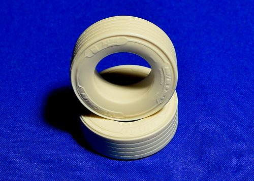 Road front tire 385/65 R22.5 (wide). Scale 1/24