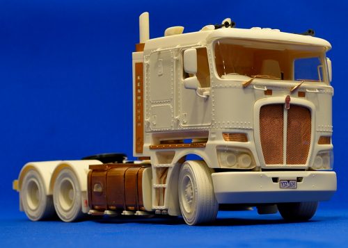 Aussie K200 truck (flat roof). Resin kit, 1/24