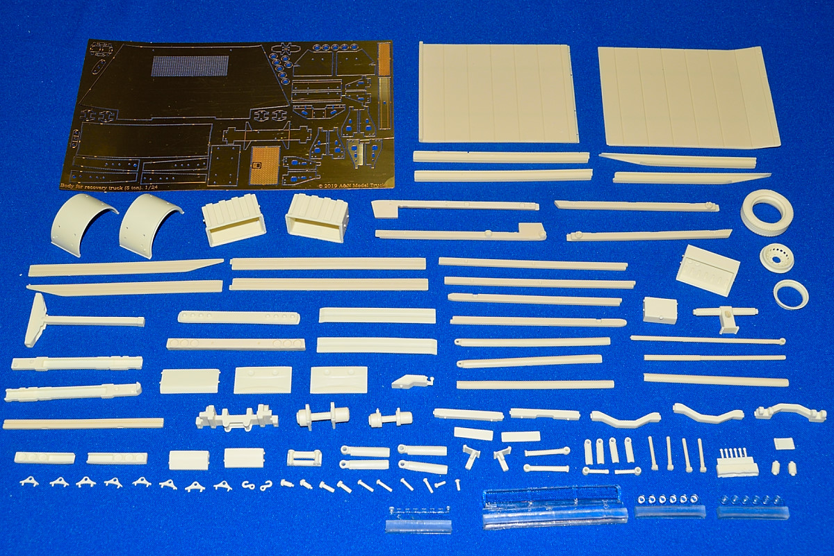 Recovery truck body for 5.5 ton truck. Resin kit, 1/24 - Image 2