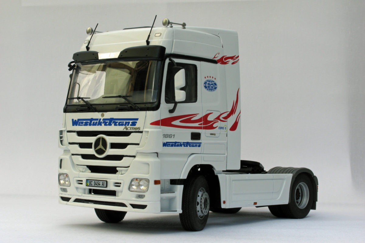 Mercedes Actros MP3 by Ron Johnson, UK