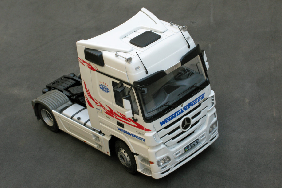 Mercedes Actros MP3 by Ron Johnson, UK