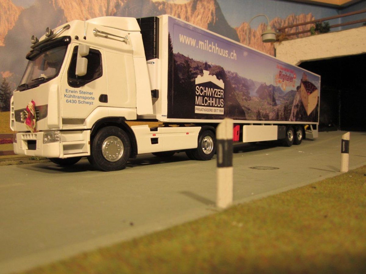 Renault Premium by Lorenzo Modesto, Switzerland