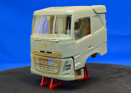 Mid-range Swedish truck, sleeper cab, flat roof. Conversion kit, 1/24