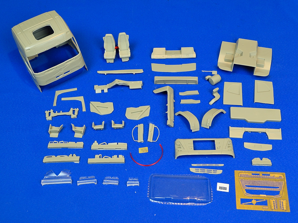 Mid-range Swedish truck, sleeper cab, high roof. Conversion kit, 1/24 - immagine 2