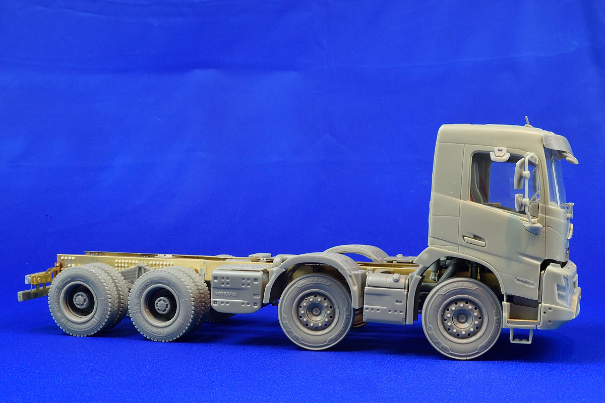 8x4 tandem chassis for Swedish construction truck. Scale 1/24 – Bild 5