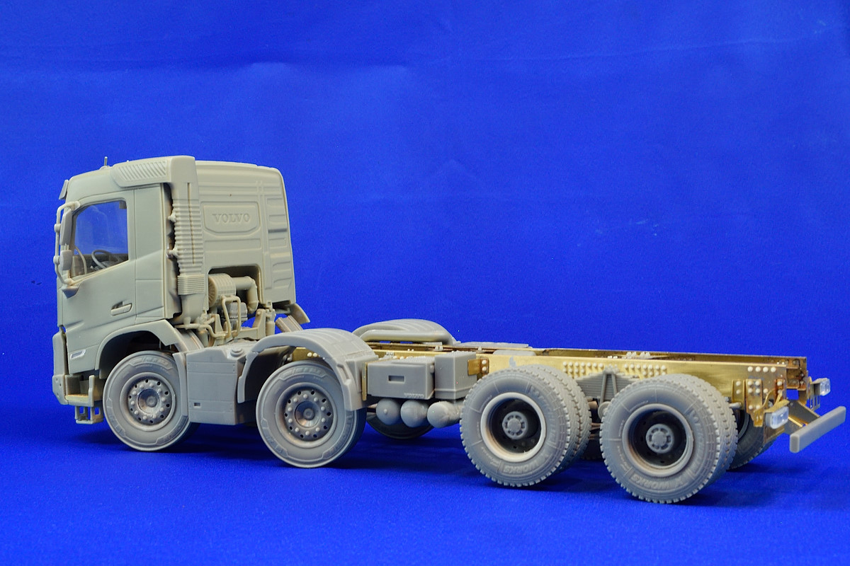 8x4 tandem chassis for Swedish construction truck. Scale 1/24 – Bild 3