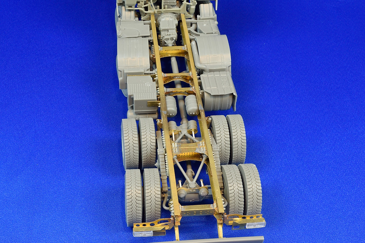 8x4 tandem chassis for Swedish construction truck. Scale 1/24 – Bild 11