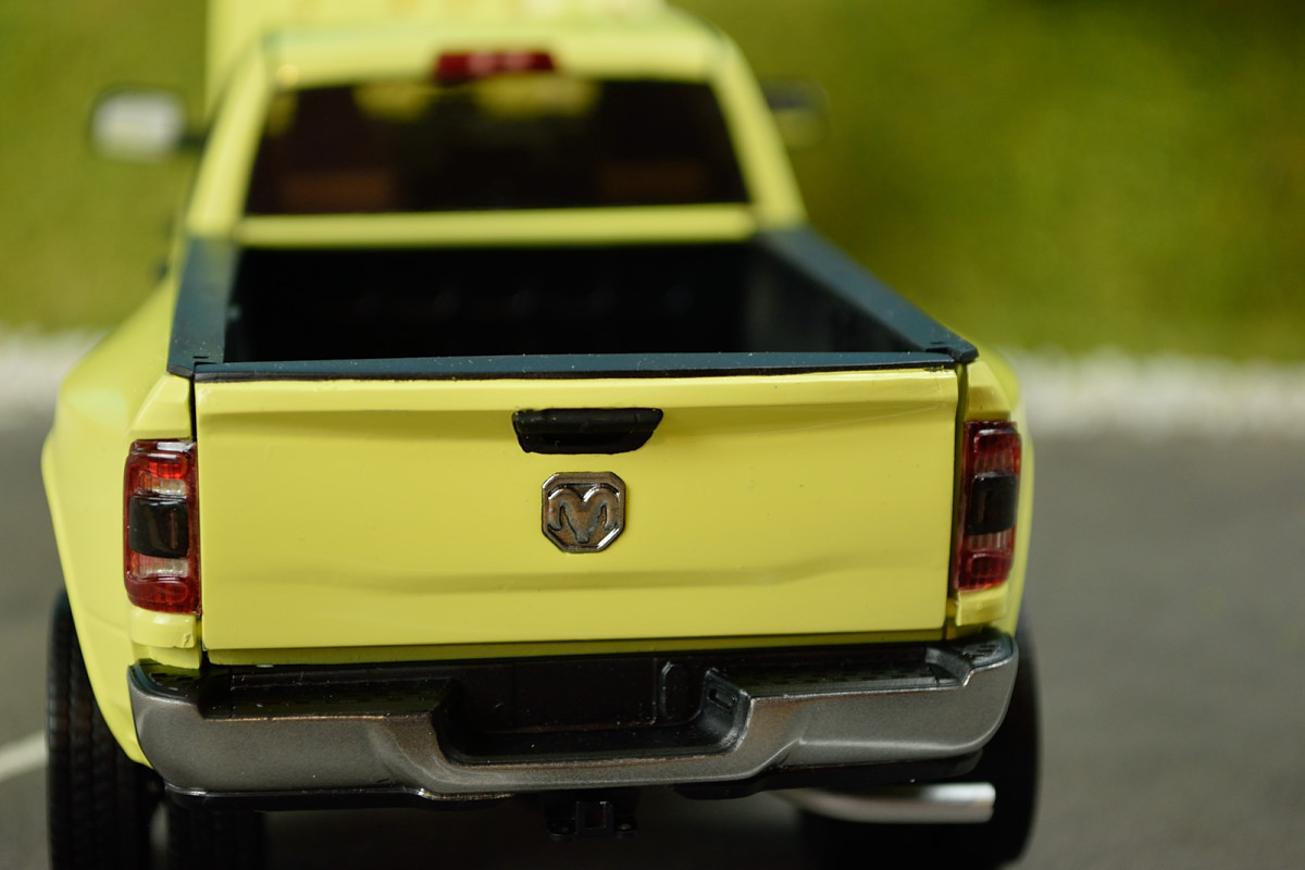 3500 dually pickup truck. Full resin kit, 1/24 - immagine 13