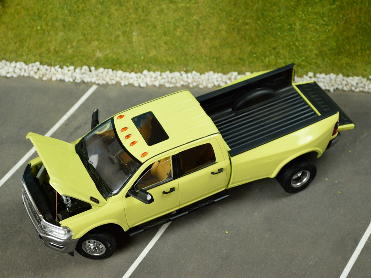 3500 dually pickup truck. Full resin kit, 1/24 - immagine 12