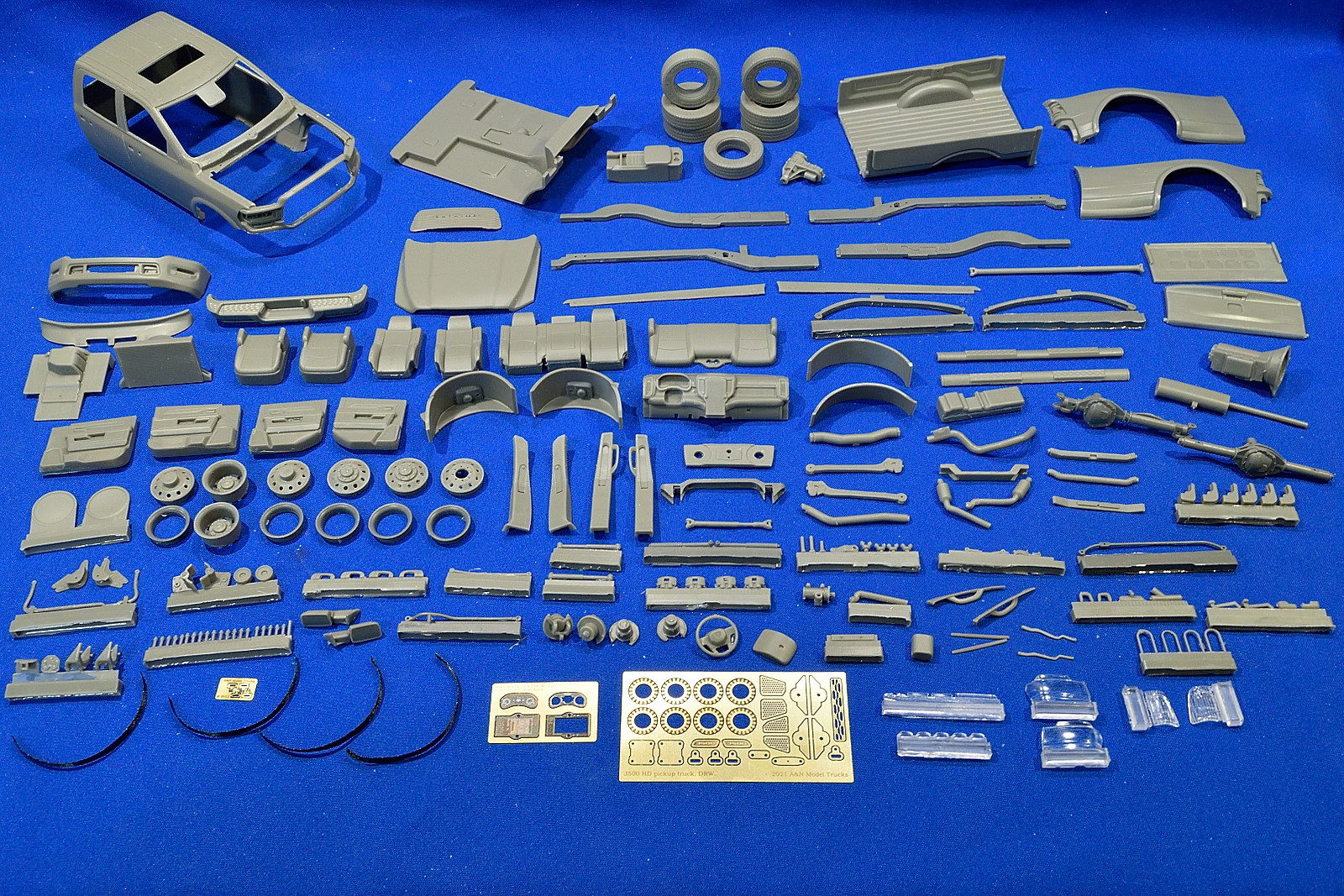 3500 dually pickup truck. Full resin kit, 1/24 - immagine 2