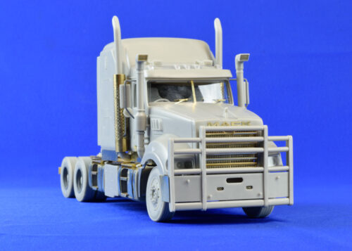 Aussie Titan truck (sleeper cab)