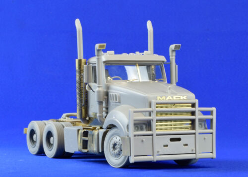 Aussie Titan truck (day cab)