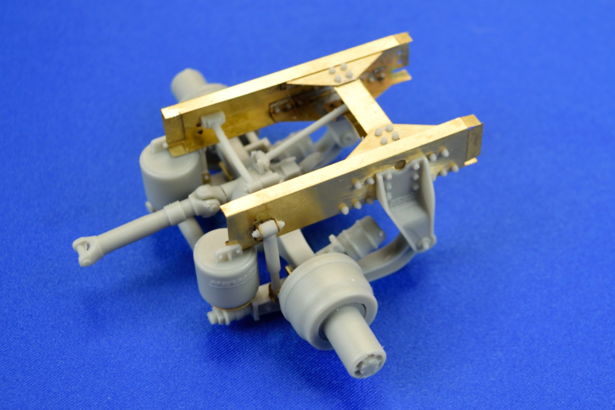 Tri-drive AD-390 suspension (day cab). Conversion kit. 1/24 - Image 7