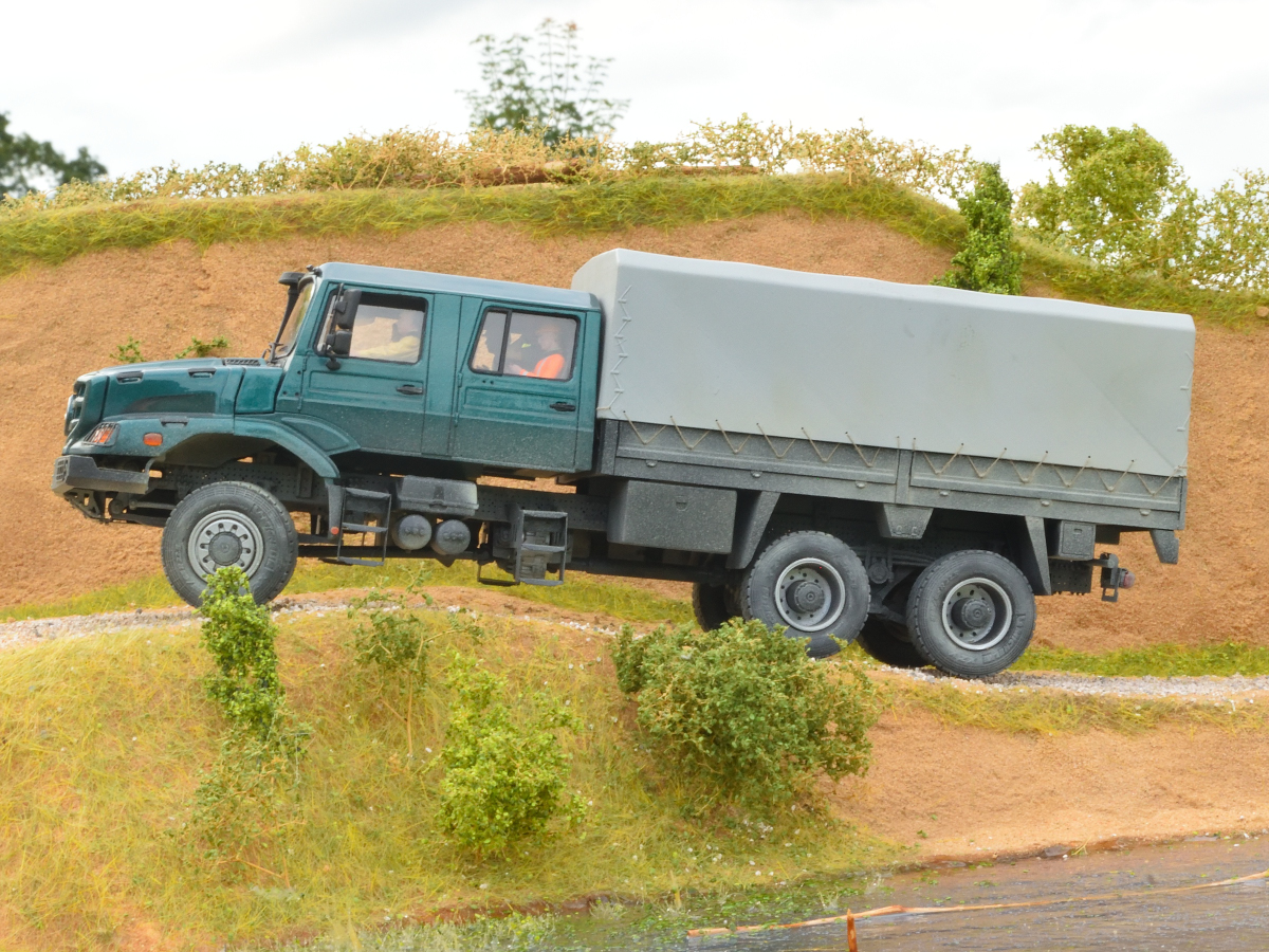 Zetros 6x6 double cab canvas truck. Full kit. Scale 1/35 - Afbeelding 4